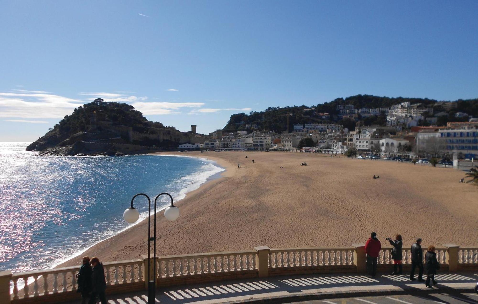 Stunning Apartment In Tossa De Mar With Wifi Buitenkant foto