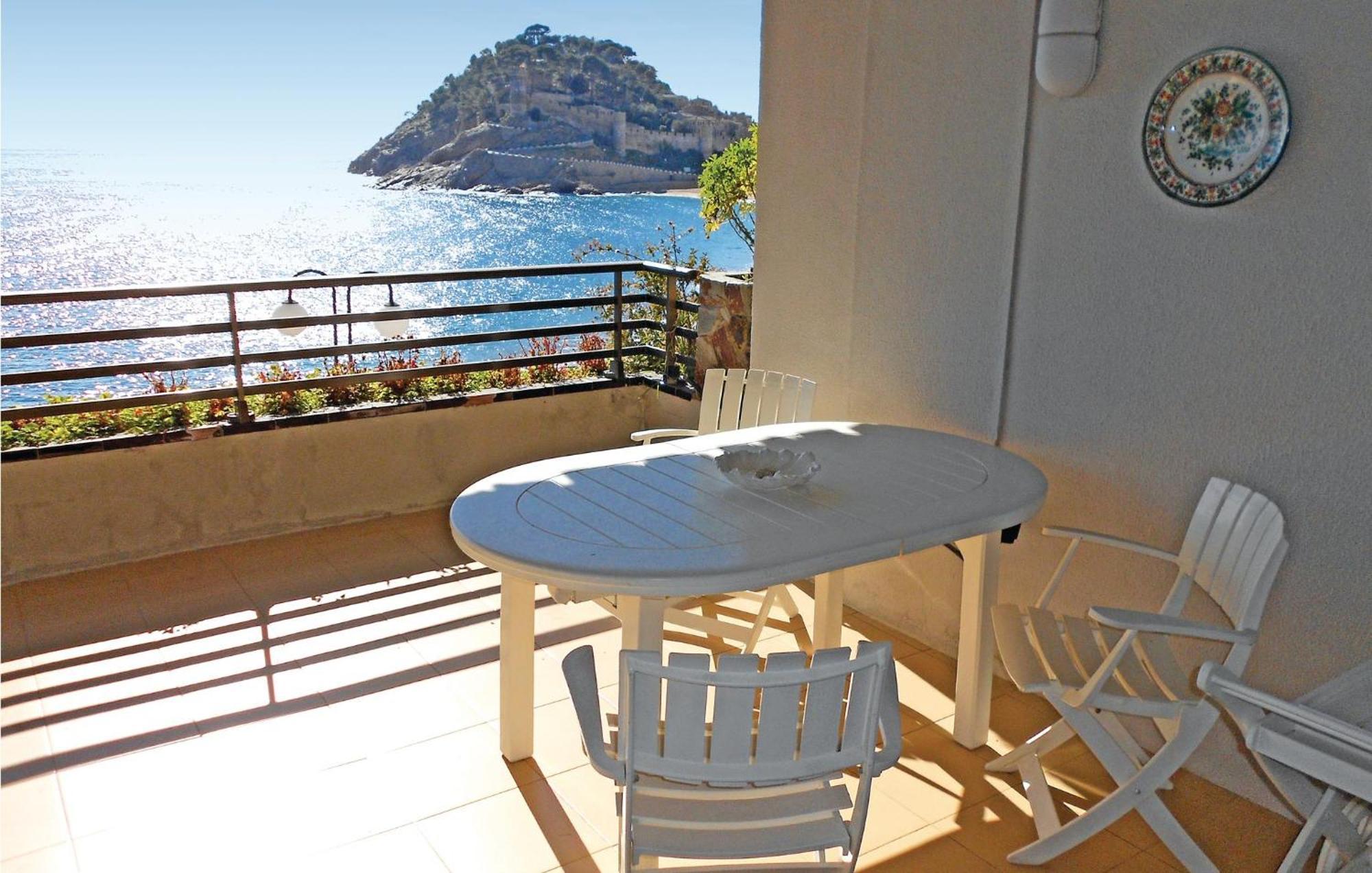 Stunning Apartment In Tossa De Mar With Wifi Buitenkant foto