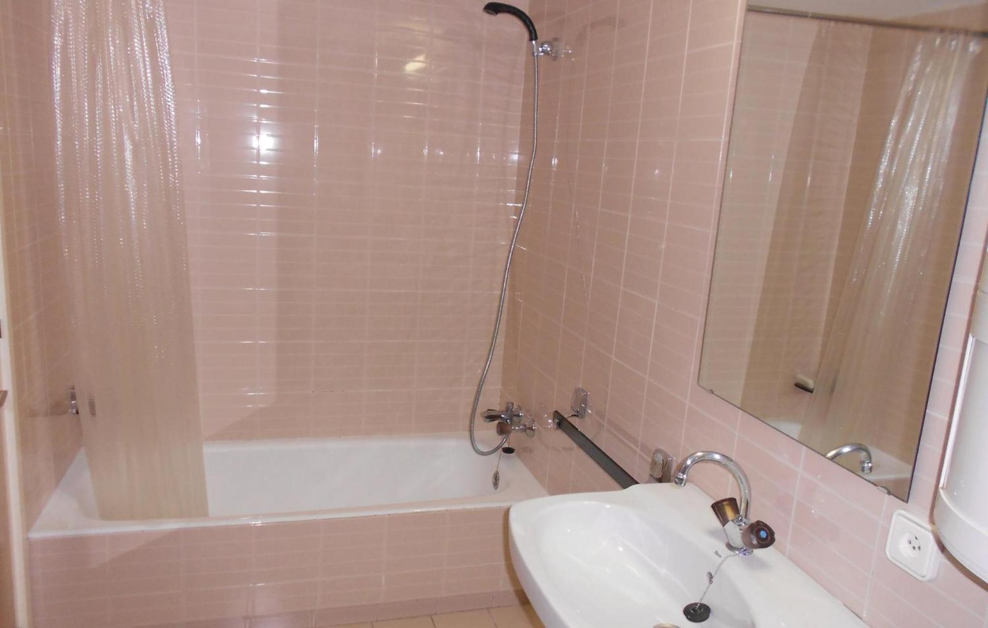 Stunning Apartment In Tossa De Mar With Wifi Buitenkant foto