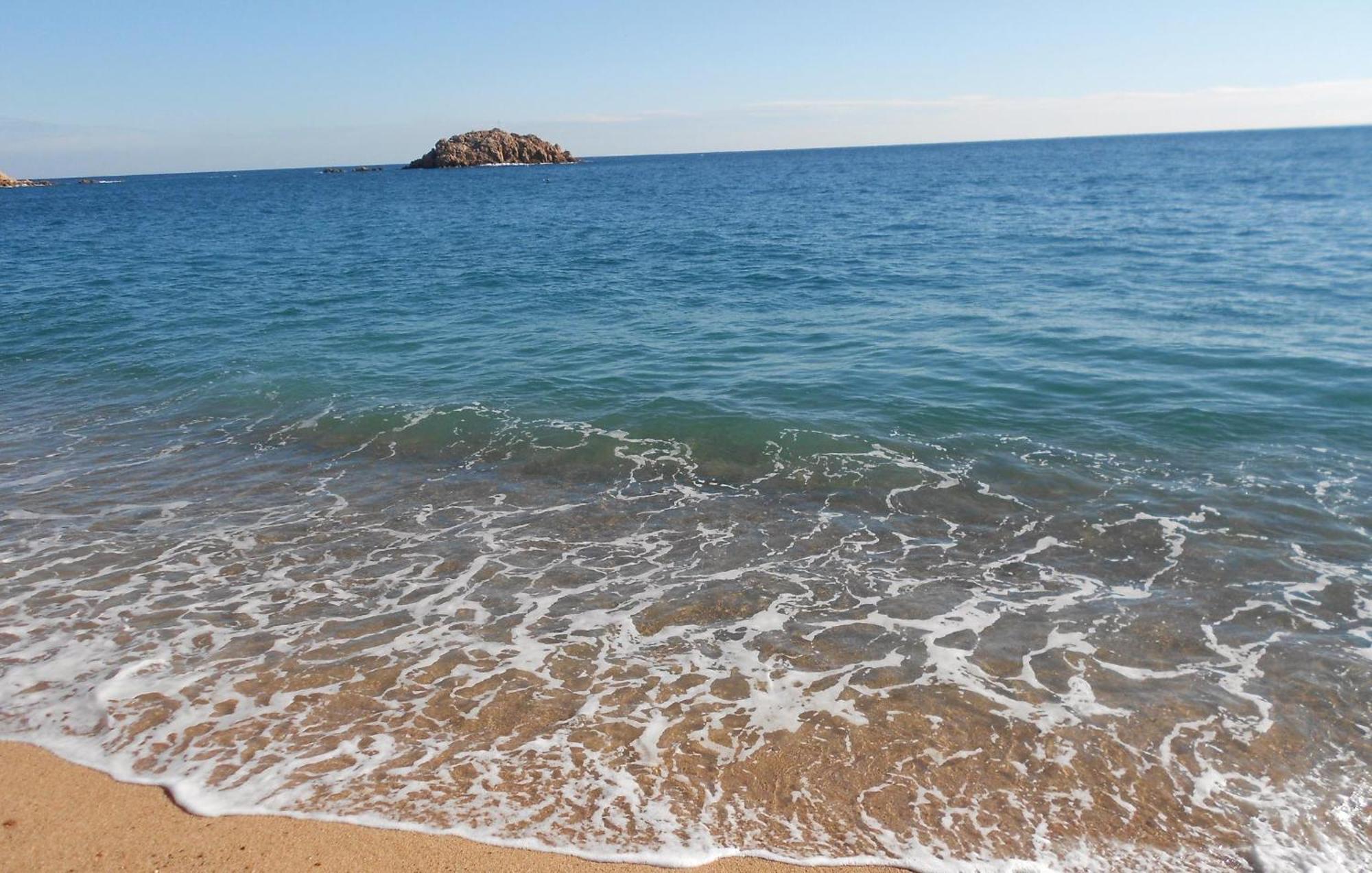 Stunning Apartment In Tossa De Mar With Wifi Buitenkant foto