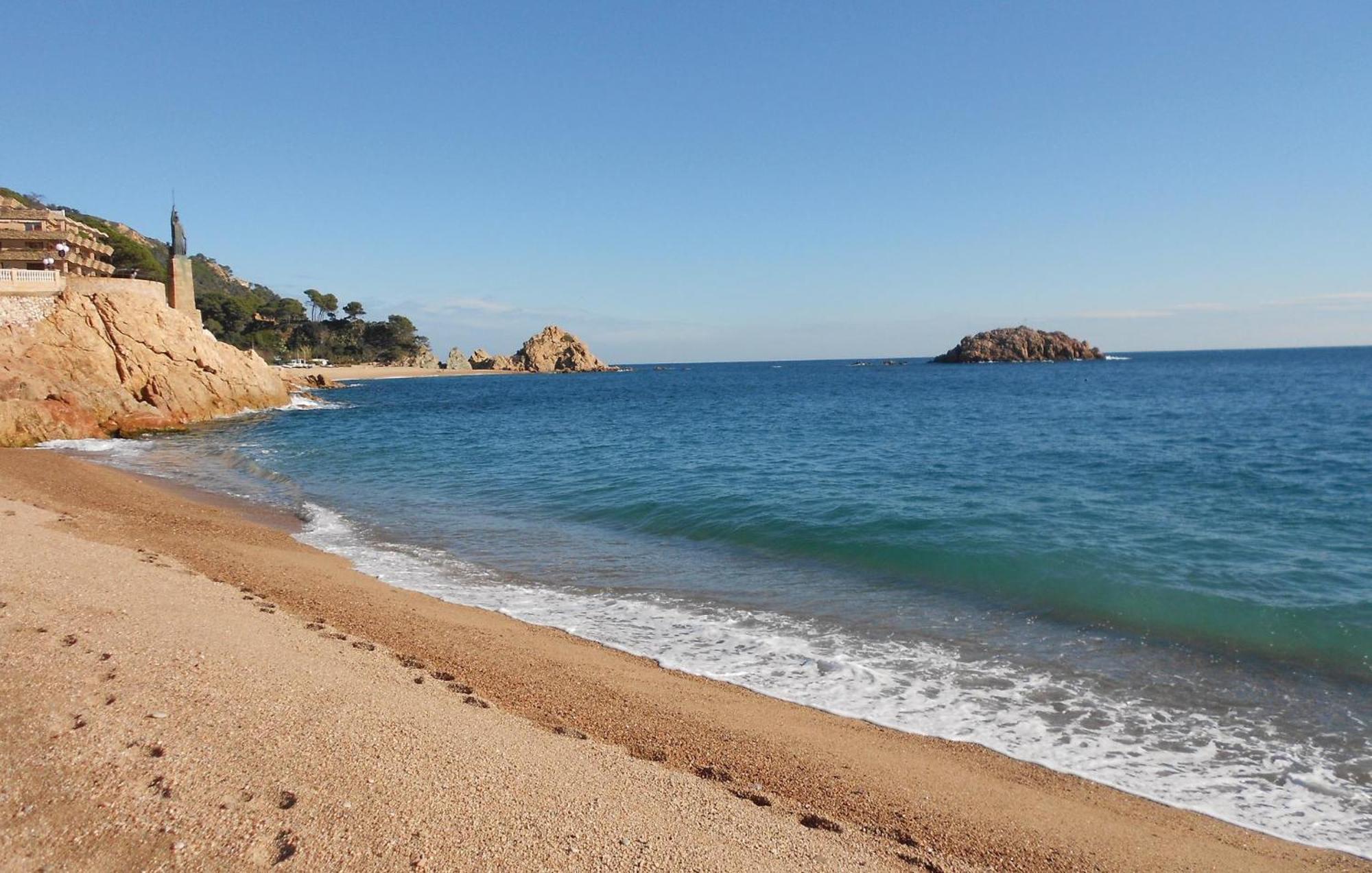 Stunning Apartment In Tossa De Mar With Wifi Buitenkant foto